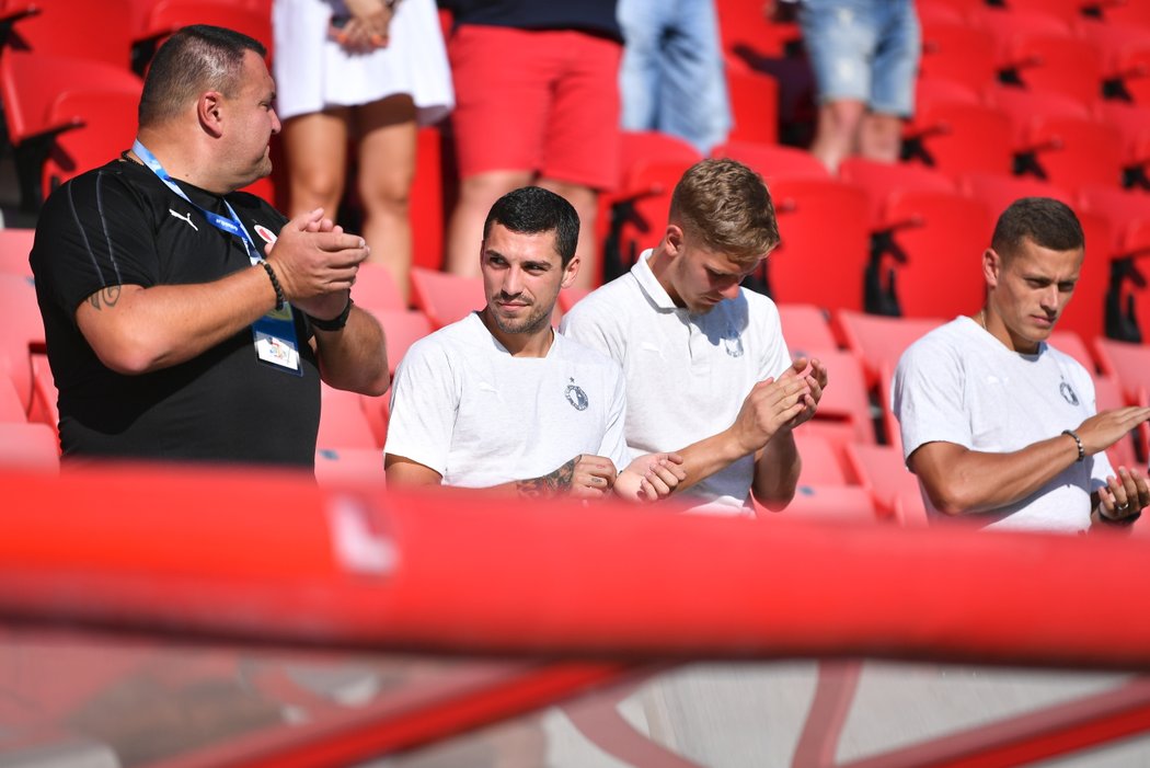 Nicolae Stanciu jako hvězdná posila Slavie zůstal v Superpoháru jen na tribuně