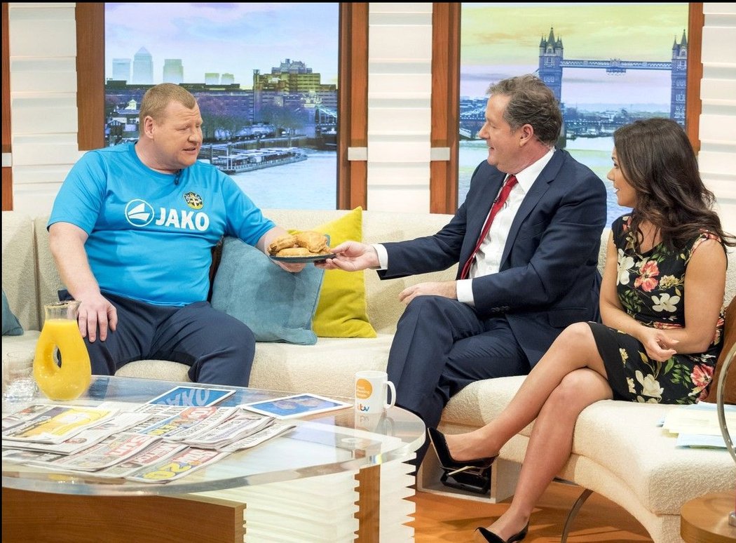 Wayne Shaw dostal po zápase proti Arsenalu pozvánku do televizního studia. I s nabídkou jídla.