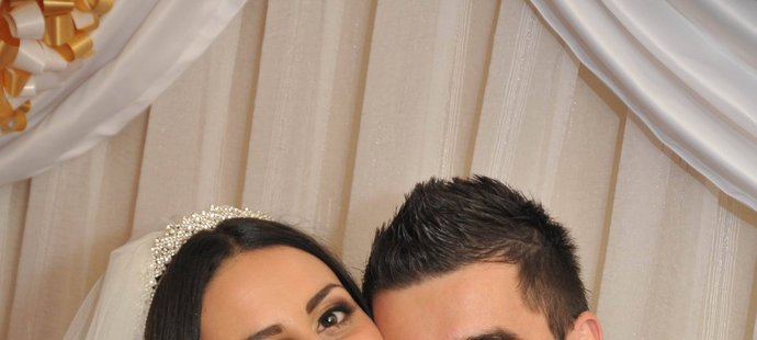 Teplický fotbalista Aidin Mahmutovič se oženil, vzal si krásnou Eminu