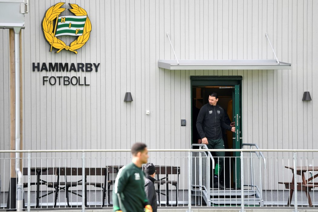 Zlatan Ibrahimovic na tréninku švédského Hammarby, kde vlastní podíl