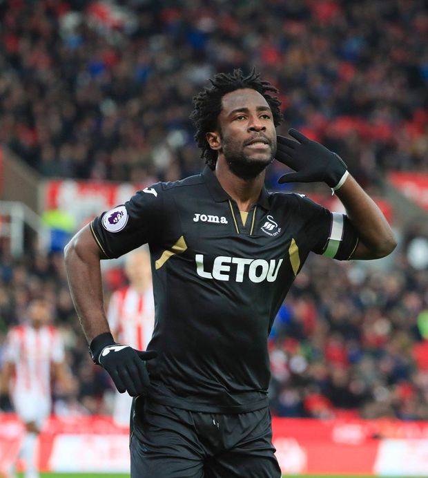 Útočník Swansea Bony Wilfried se raduje z branky v anglické lize Útočník Swansea Bony Wilfried se raduje z branky v anglické lize