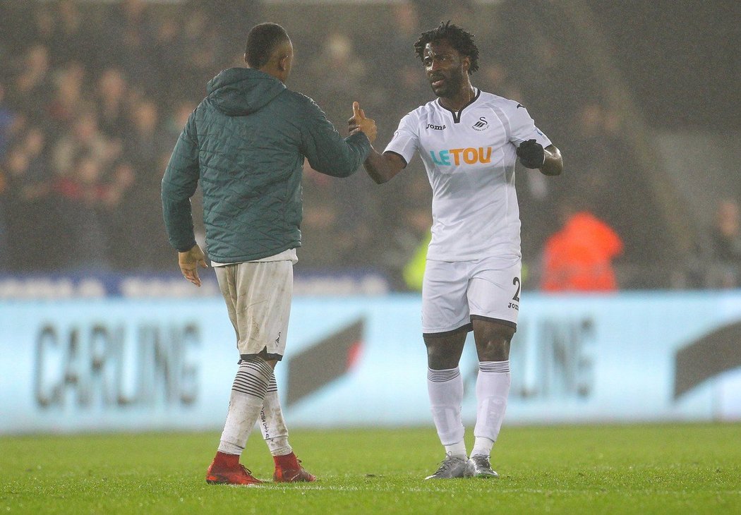 Útočník Swansea Bony Wilfried po jednom ze zápasů anglické Premier League