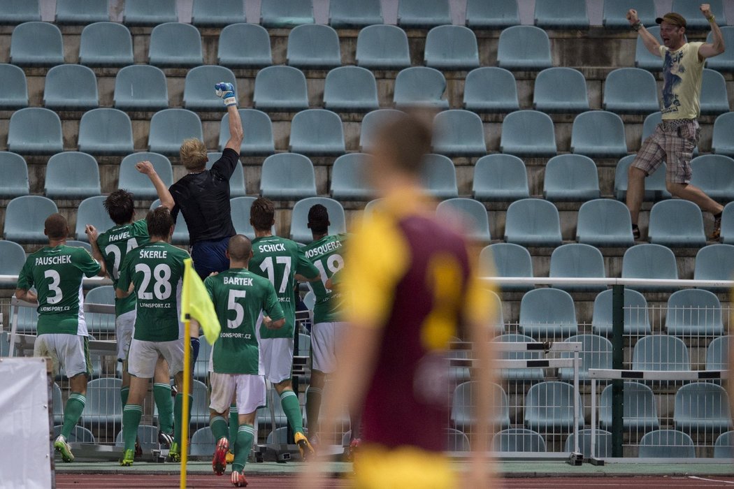 Neuvěřitelné! Brankář Zlámal srovnal v 92. minutě a zachránil Bohemce remízu 2:2 na Dukle...