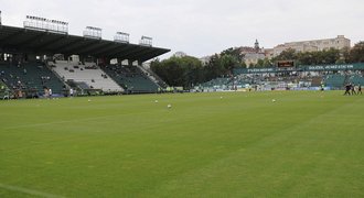 Praha 10 schválila vrácení pozemku u stadionu Ďolíček magistrátu