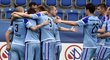 Fotbalisté Mladé Boleslavi se radují z gólu na hřišti Slovácka