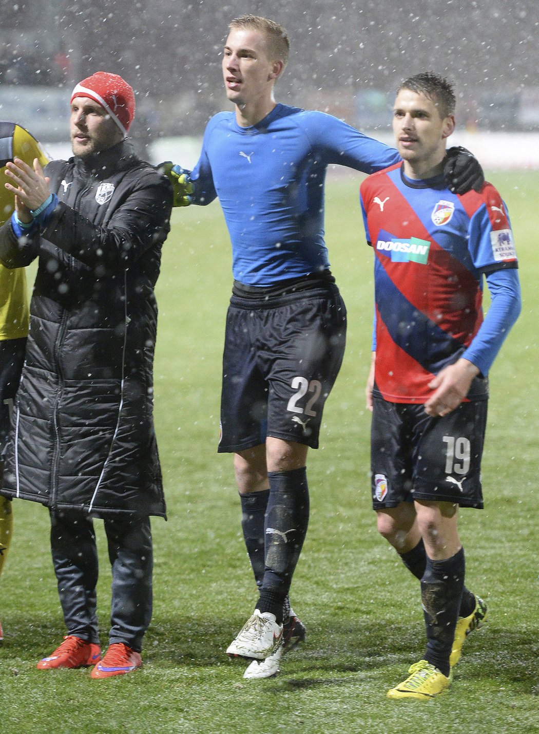 Plzeňští fotbalisté se radují z výhry na hřišti Jablonce