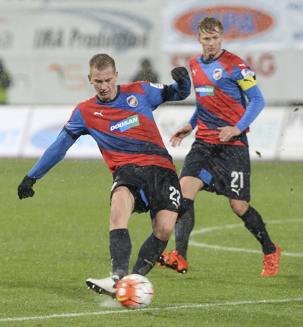 Plzeňský stoper Jan Baránek během utkání v Jablonci