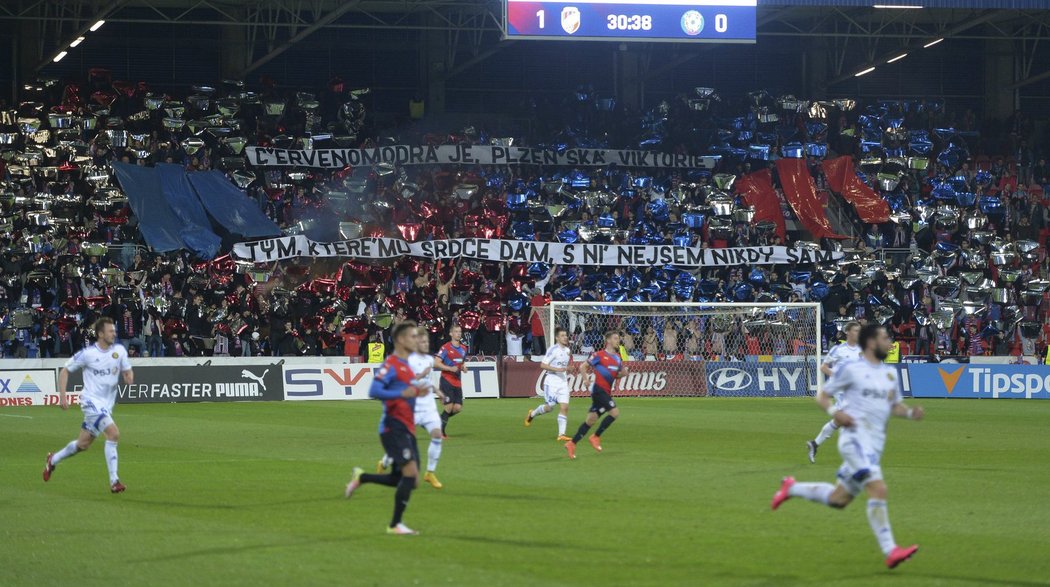 Choreo plzeňských fanoušků při zápase s Jihlavou