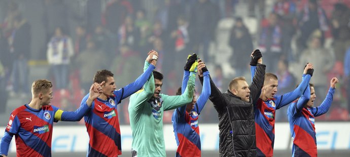 Fotbalisté Plzně oslavují výhru nad Mladou Boleslaví
