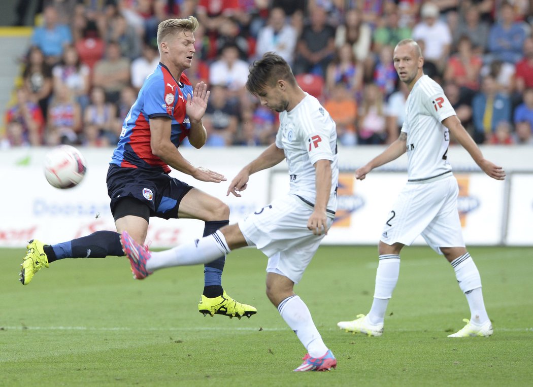 Václav Procházka blokuje střelu Olomouce