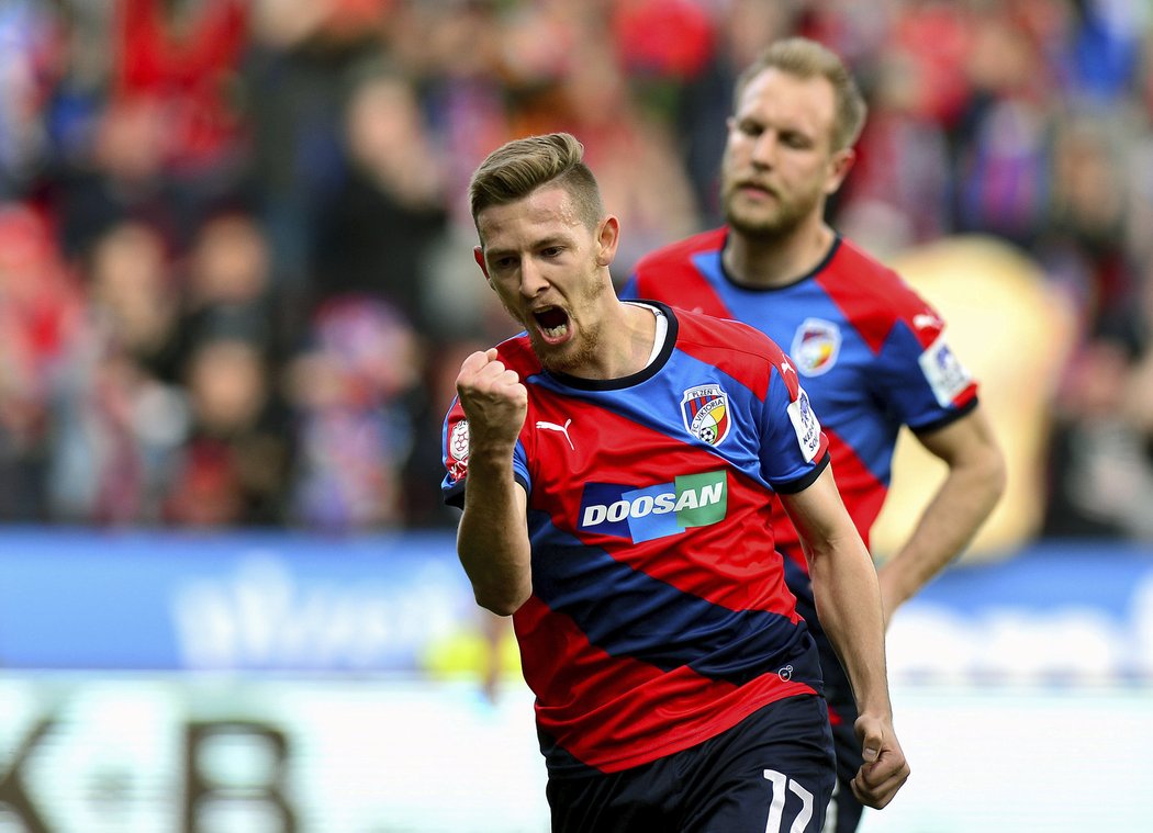 Zaťatá pěst znamená jediné - je to tam. Plzeň po proměněné penaltě vedla nad Ostravou 1:0, trefil se Hrošovský.