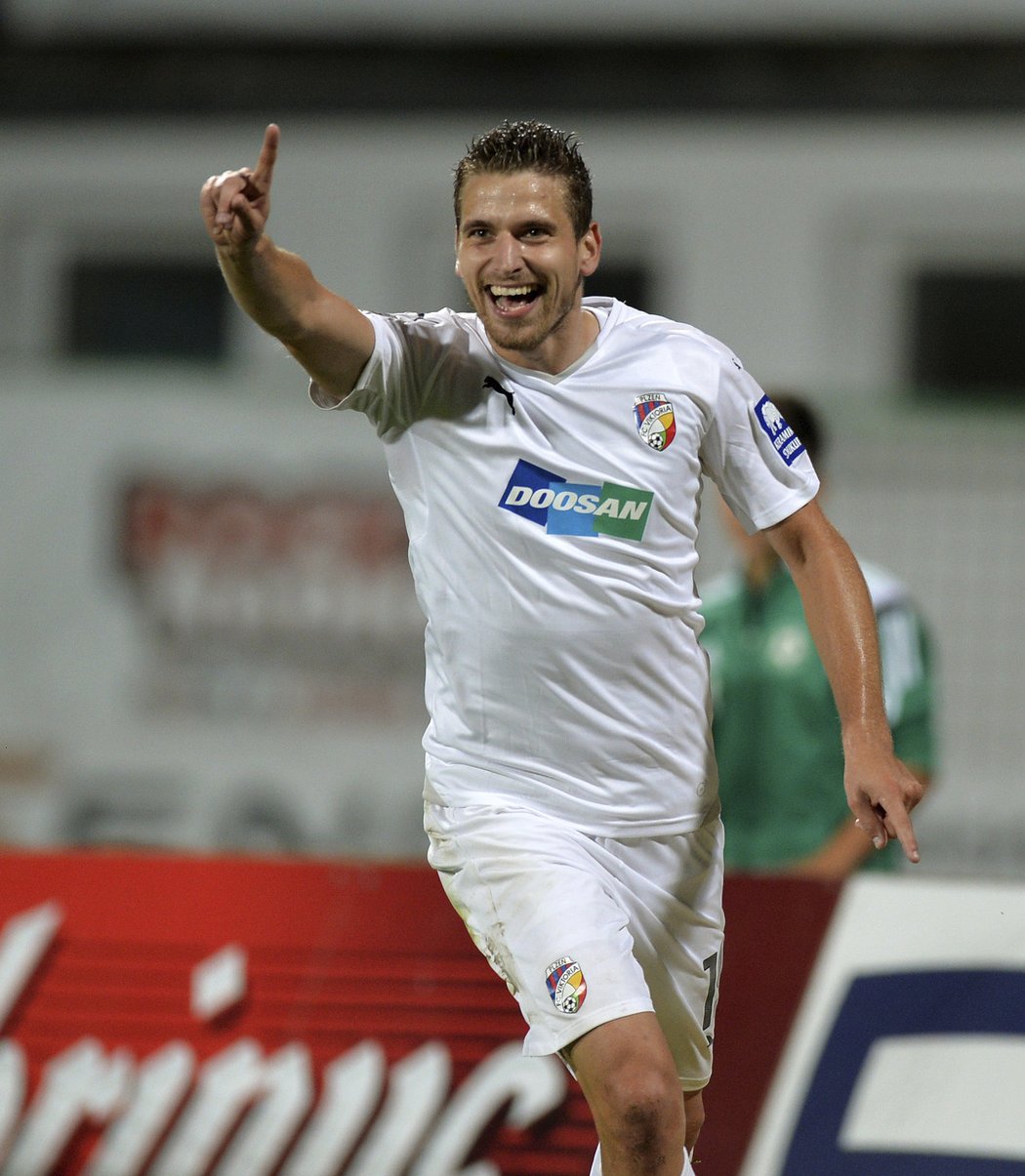 Plzeňský Jan Kovařík se raduje po gólu na 3:0 v utkání Synot ligy v Příbrami. Plzeň nakonec zvítězila 4:0.