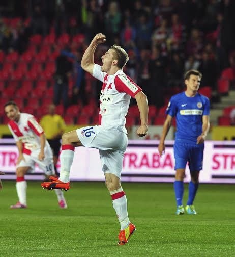 Milan Černý se raduje ze vstřeleného gólu.