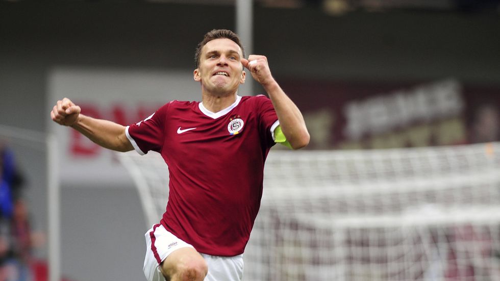 Kapitán Sparty David Lafata nastoupí v Neapoli jako oslavenec. Dnes slaví 33. narozeniny.