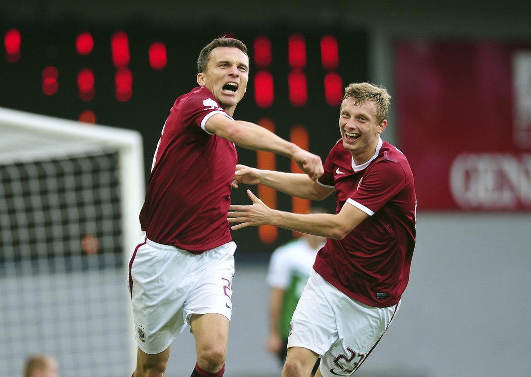 Fotbalisté Sparty porazili v 6. kole první ligy Jablonec 2:0 a v nejvyšší soutěži dokázali po dvou prohrách zvítězit. Oba góly dal na Letné ve druhém poločase domácí kapitán David Lafata a po 260 minutách ukončil střelecký ligový půst obhájce titulu.