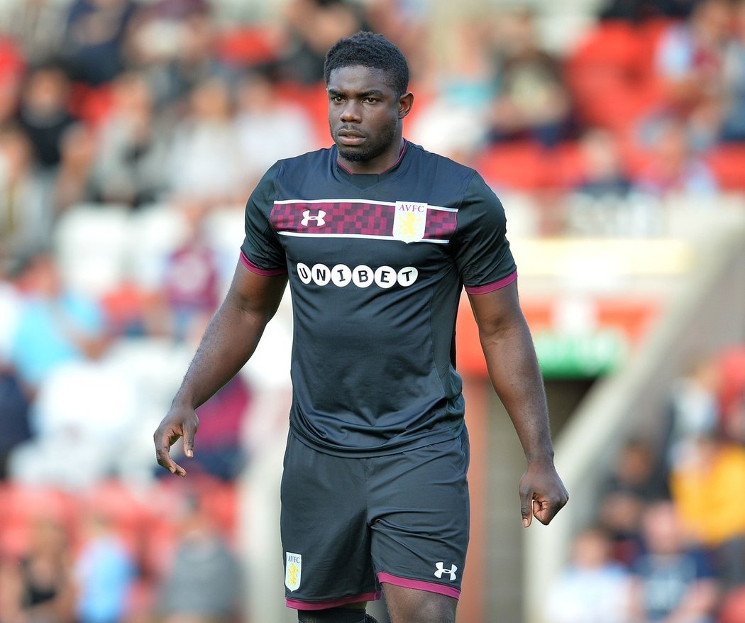 Micah Richards ukončil kariéru v Aston Ville