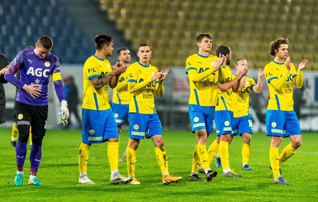 Tepličtí fotbalisté se radují po výhře nad Zlínem