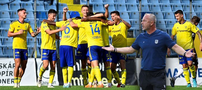 Důležitá výhra, ale Vrba jen nechválil. Kouč Teplic naopak slabé opory bránil Důležitá výhra, ale Vrba jen nechválil. Kouč Teplic naopak slabé opory bránil