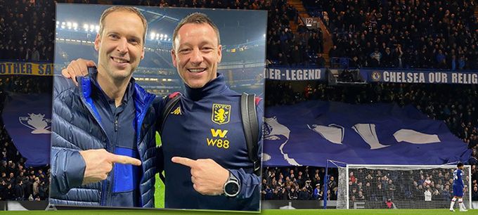 Návrat legendy. Soupeře Terryho vítali na Chelsea, pak se fotil s Čechem Návrat legendy. Soupeře Terryho vítali na Chelsea, pak se fotil s Čechem