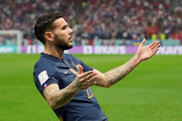 Theo Hernández se trefil nádherně Theo Hernández se trefil nádherně