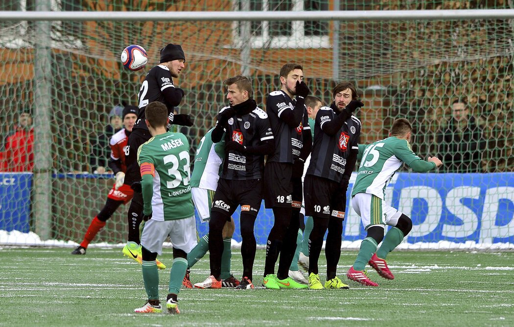 Fotbalisté Bohemians vyhráli na zimní Tipsport lize nad Hradcem Králové 3:0.