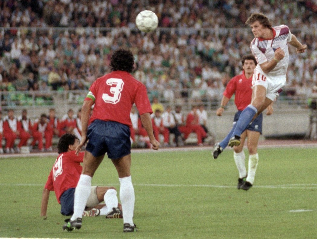 Tomáš Skuhravý v utkání proti Kostarice na MS 1990