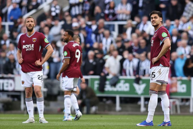Souček je s West Hamem krok od sestupu, Krejčí se vrátil po zranění. United slaví Souček je s West Hamem krok od sestupu, Krejčí se vrátil po zranění. United slaví