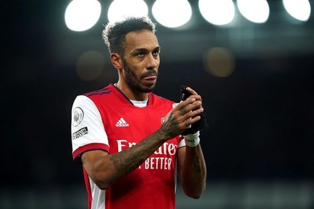 Útočník Pierre-Emerick Aubameyang Útočník Pierre-Emerick Aubameyang
