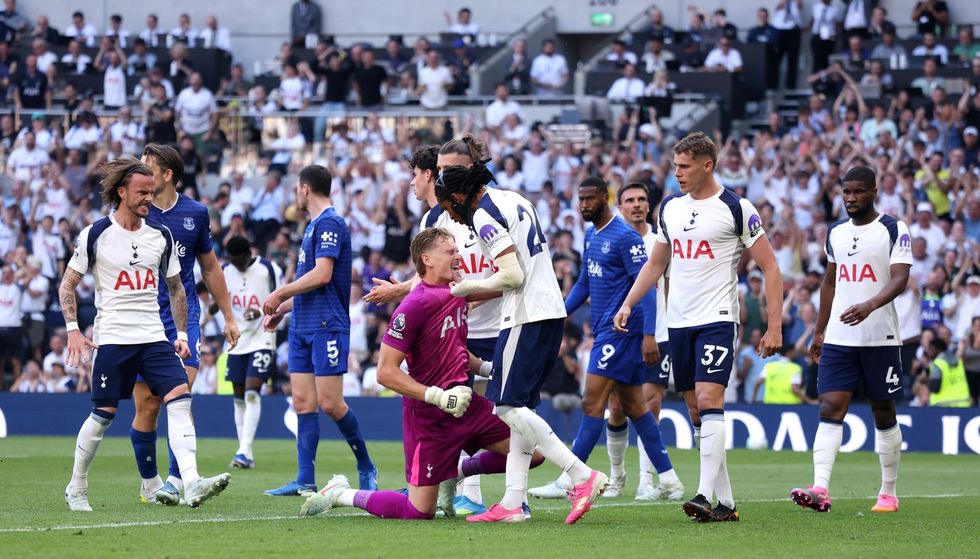 Kinský zachránil Spurs: Dřina se vyplatila. Vím, co dokážu. Trenér mu chtěl dát pásku Kinský zachránil Spurs: Dřina se vyplatila. Vím, co dokážu. Trenér mu chtěl dát pásku