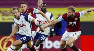 Son zařídil výhru Tottenhamu v Burnley, Vydra naskočil v závěru