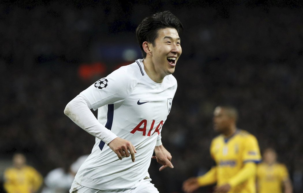 Son Heung-min slaví branku v síti Juventusu