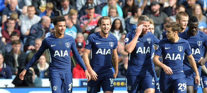 Tottenham se v neúplné tabulce vyšvihl na třetí místo