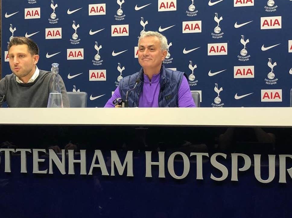 Slavný trenér José Mourinho poprvé na tiskové konferenci v roli kouče Tottenhamu Spurs