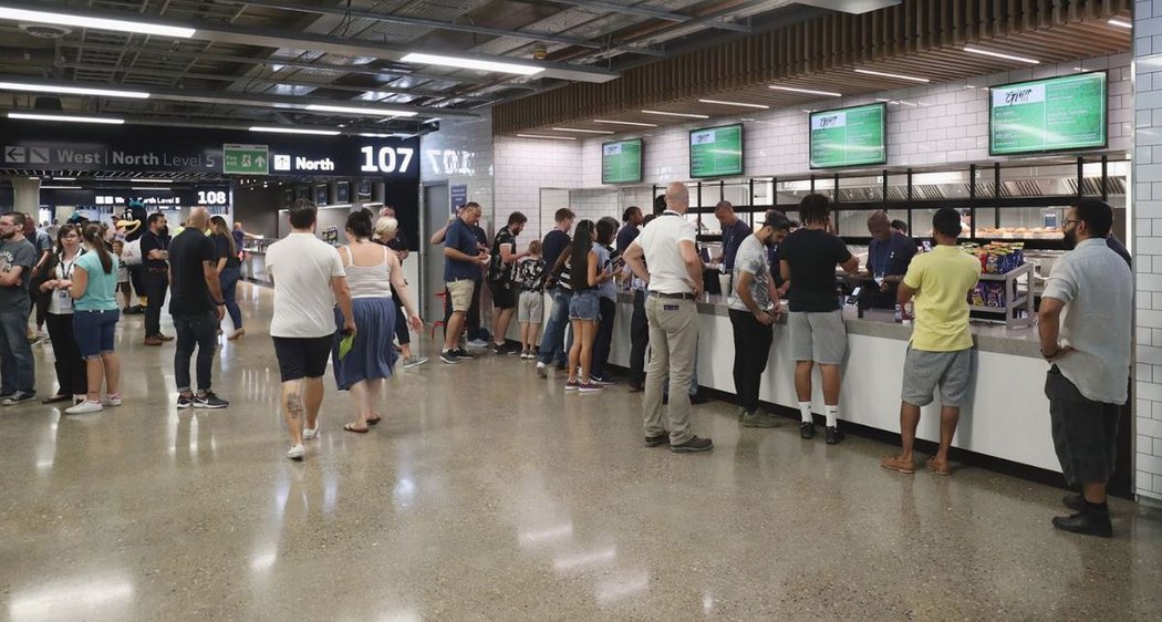 Tottenham otevřel svůj nový stadion pro diváky.