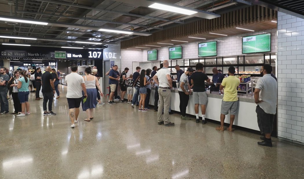 Tottenham otevřel svůj nový stadion pro diváky.