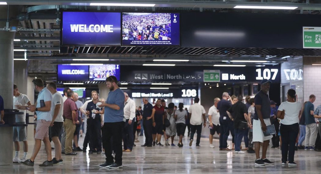 Tottenham otevřel svůj nový stadion pro diváky.