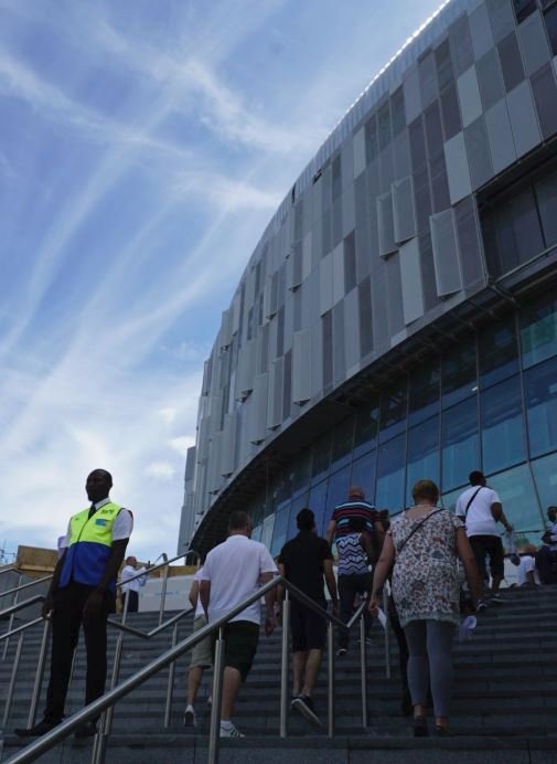 Tottenham otevřel svůj nový stadion pro diváky.