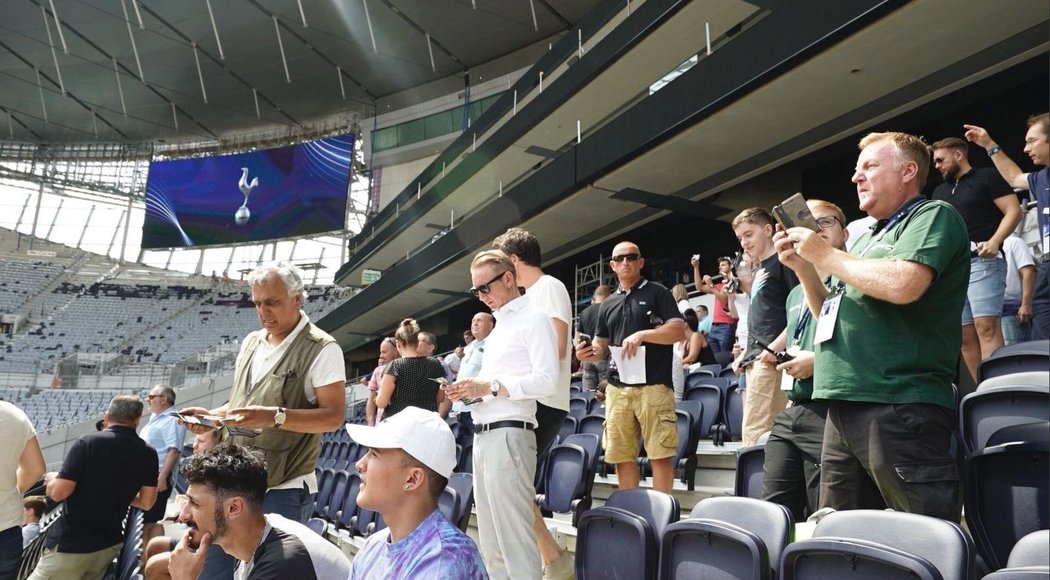 Tottenham otevřel svůj nový stadion pro diváky.