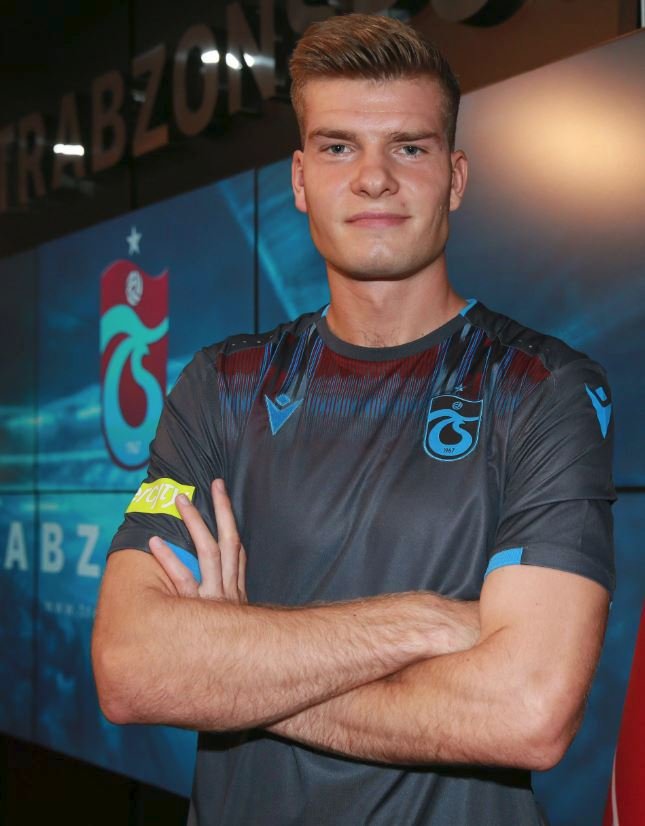 Norský vytáhlý útočník  Alexander Sörloth posílil Trabzonspor