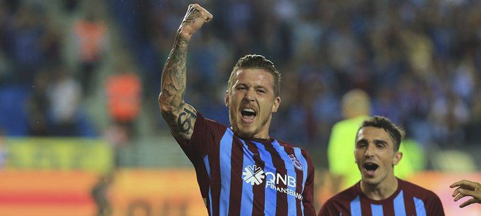 Juraj Kucka slaví gól v dresu Trabzonsporu (archivní foto)