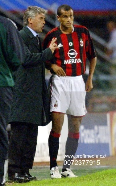 V AC Milán spolupracoval trenér Anceotti se záložníkem Rivaldem