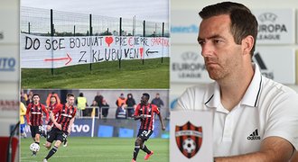 Dusno v Trnavě. Fans jdou proti kouči kvůli penězům, trénink hlídala policie