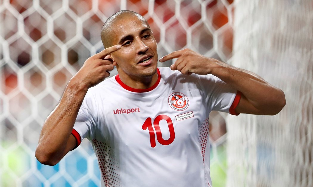 Tunisan Wahbi Khazri slaví gól do sítě Panamy
