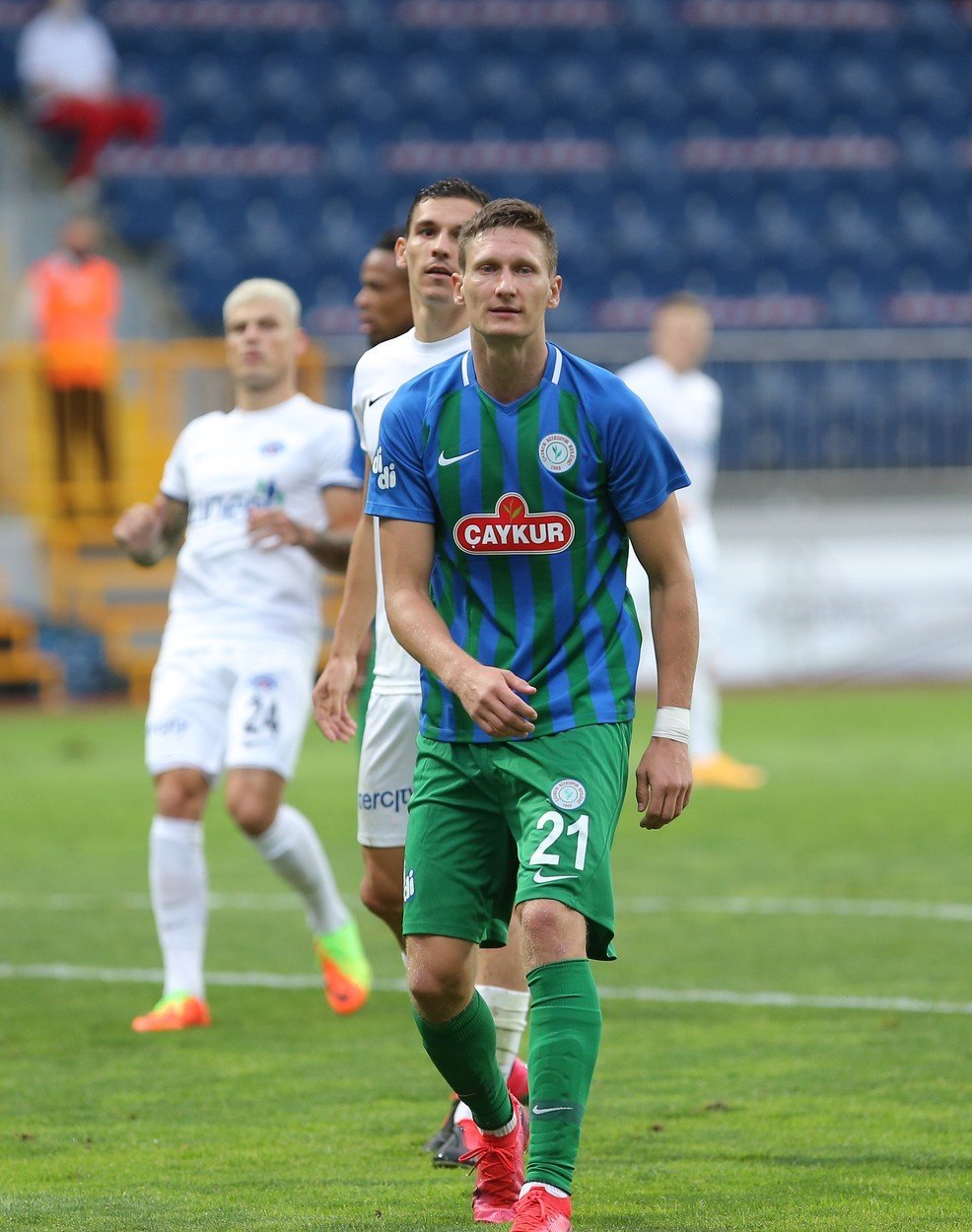 Milan Škoda v dresu Rizesporu v turecké lize