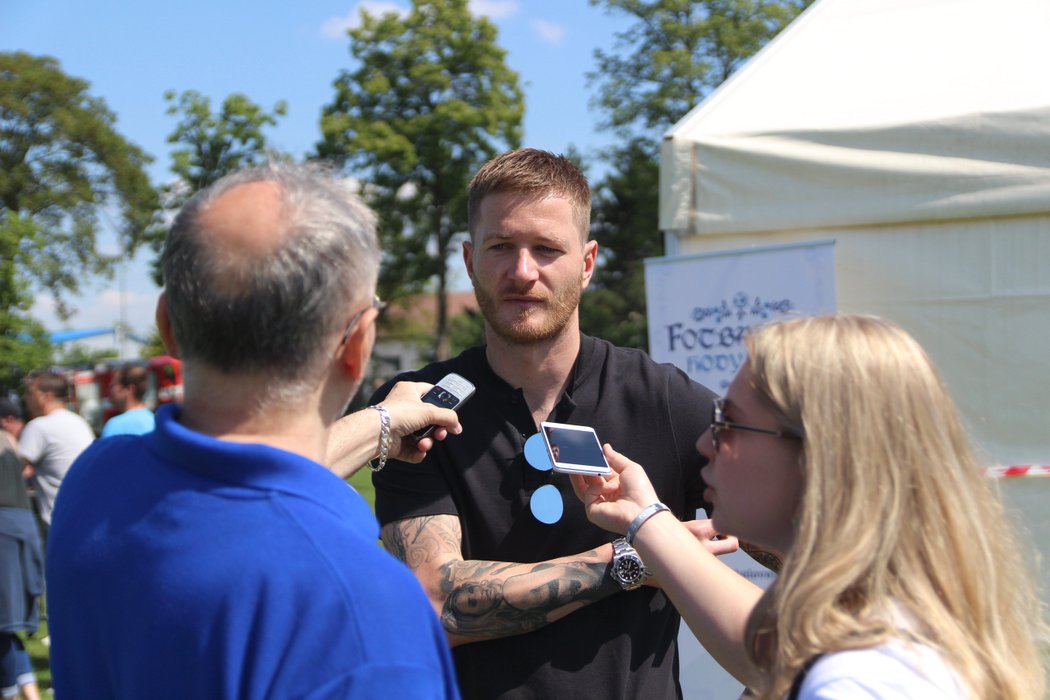 Ondřej Mazuch dorazil podpořit mladé fotbalisty na turnaj do Tvrdonic