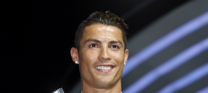 Cristiano Ronaldo rozdával úsměvy na všechny strany