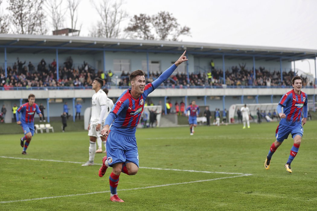 Plzeňský Tomáš Arzberger se raduje z gólu do sítě Realu Madrid