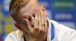 Ukrajinský záložník Oleksandr Zinčenko se rozplakal na tiskové konferenci před zápasem ve Skotsku