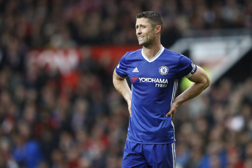 Zklamaný obránce Chelsea Gary Cahill