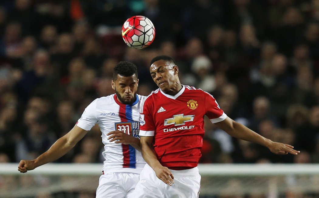 Útočník Manchesteru United Anthony Martial v zápase s Crystal Palace